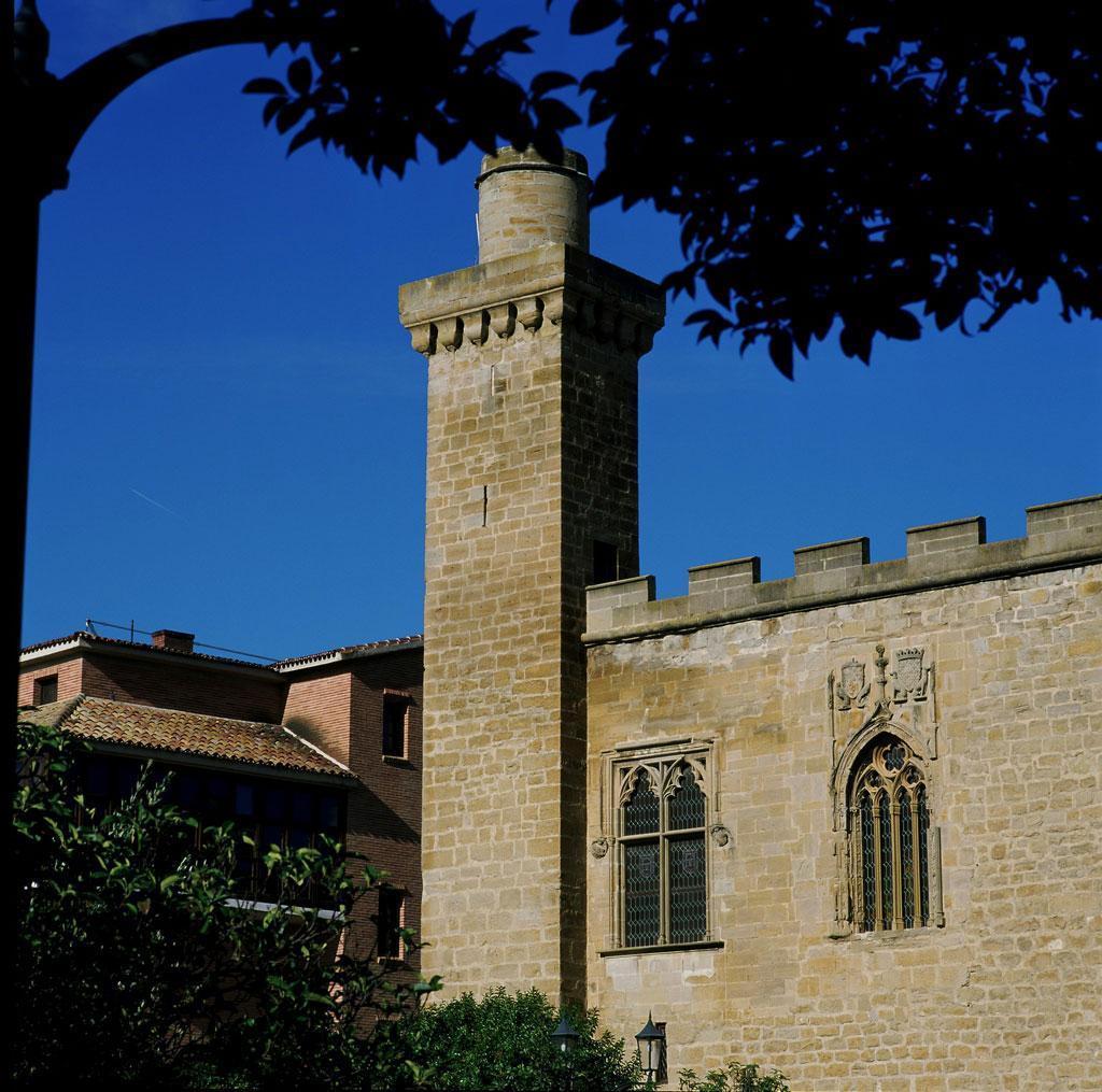 Parador De Olite Hotel Exterior photo