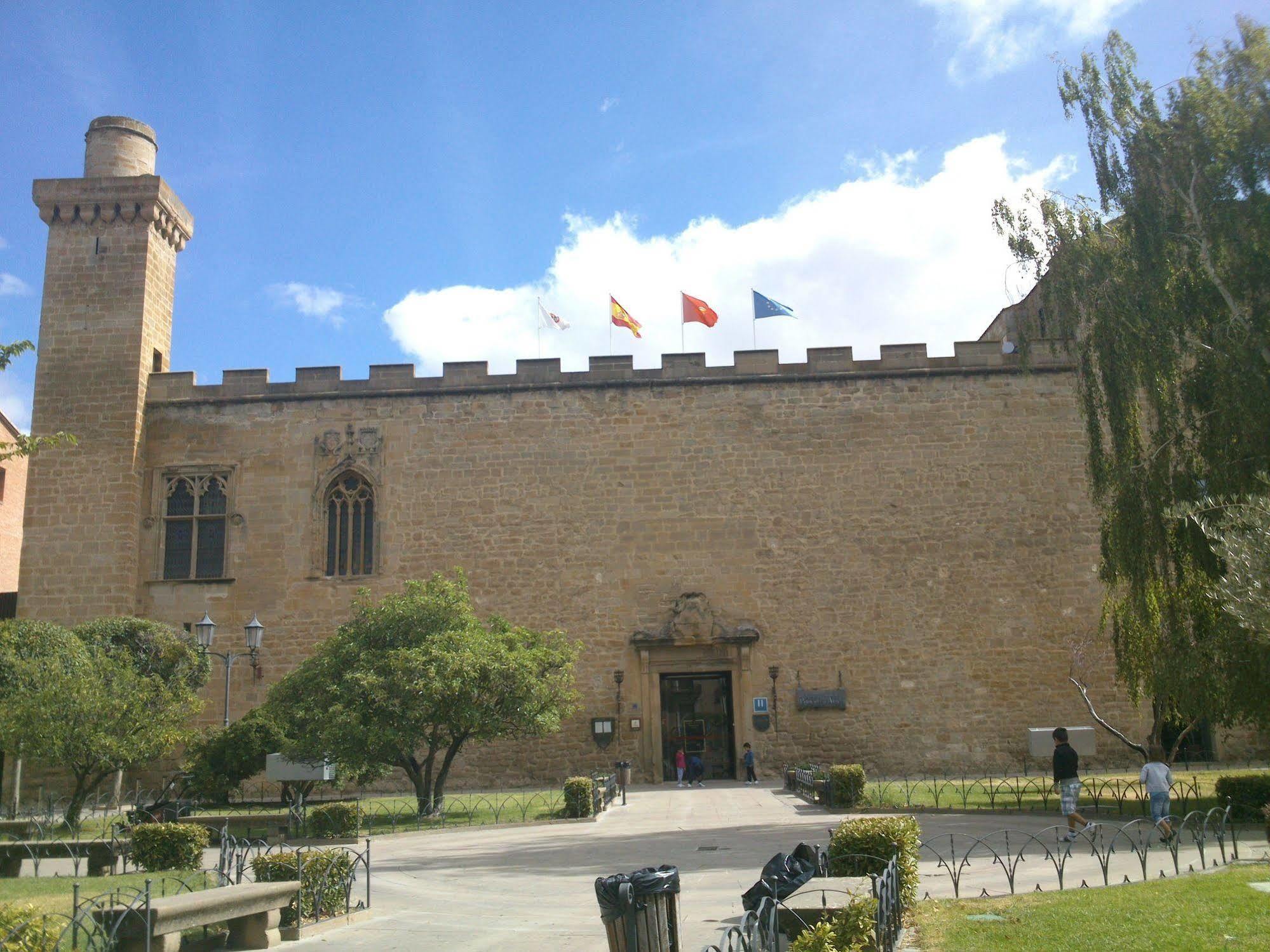 Parador De Olite Hotel Exterior photo